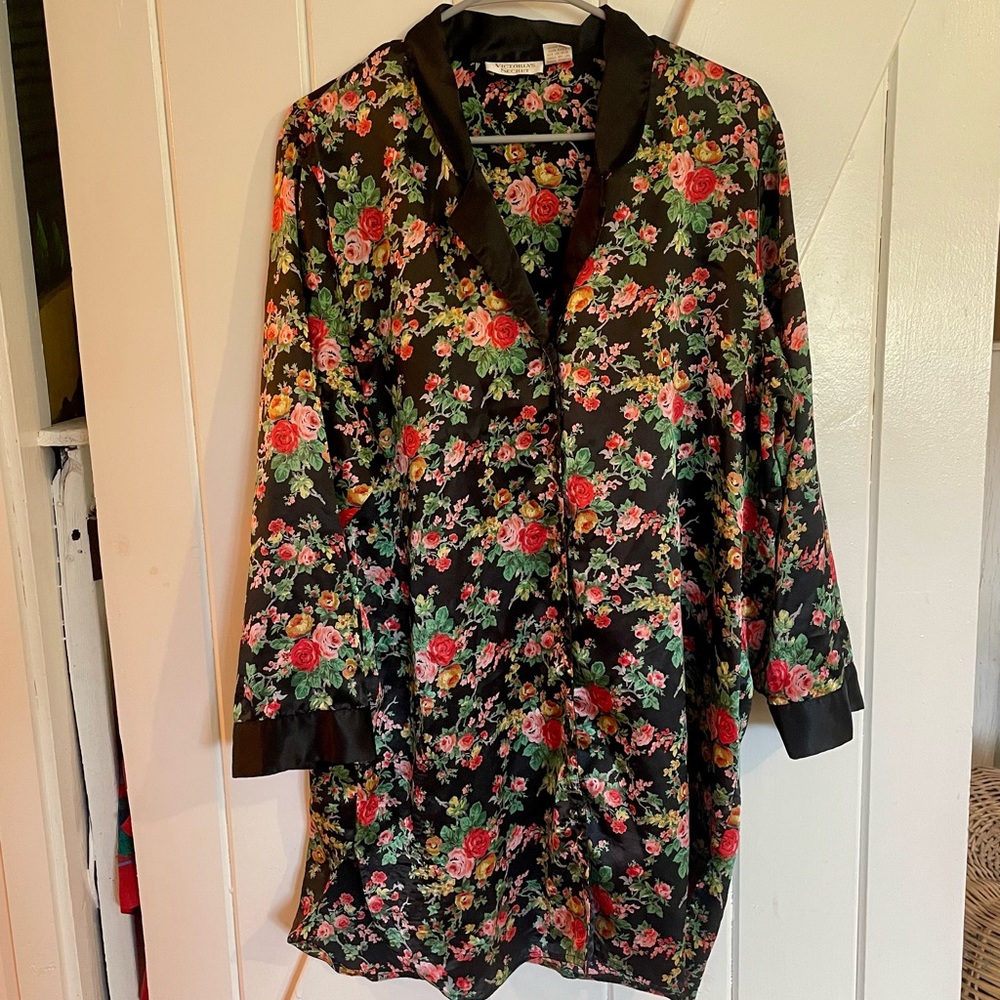 VINTAGE Victoria’s Secret Floral Satin Robe